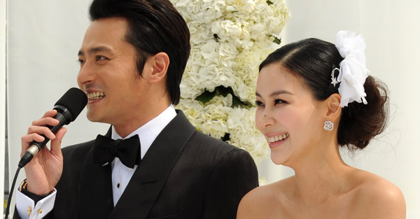 ▲ 2일 오후 서울 장충동 신라호텔 영빈관 중정에서 장동건-고소영 커플이 결혼식을 앞두고 포토타임을 갖고 있다. ⓒ 김상엽 기자