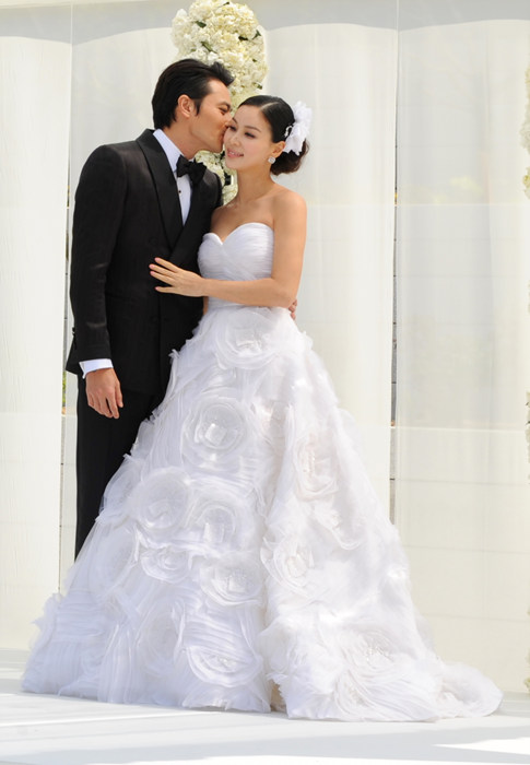 ▲ 2일 오후 서울 장충동 신라호텔 영빈관 중정에서 장동건-고소영 커플이 결혼식을 앞두고 포토타임을 갖고 있다. ⓒ 김상엽 기자