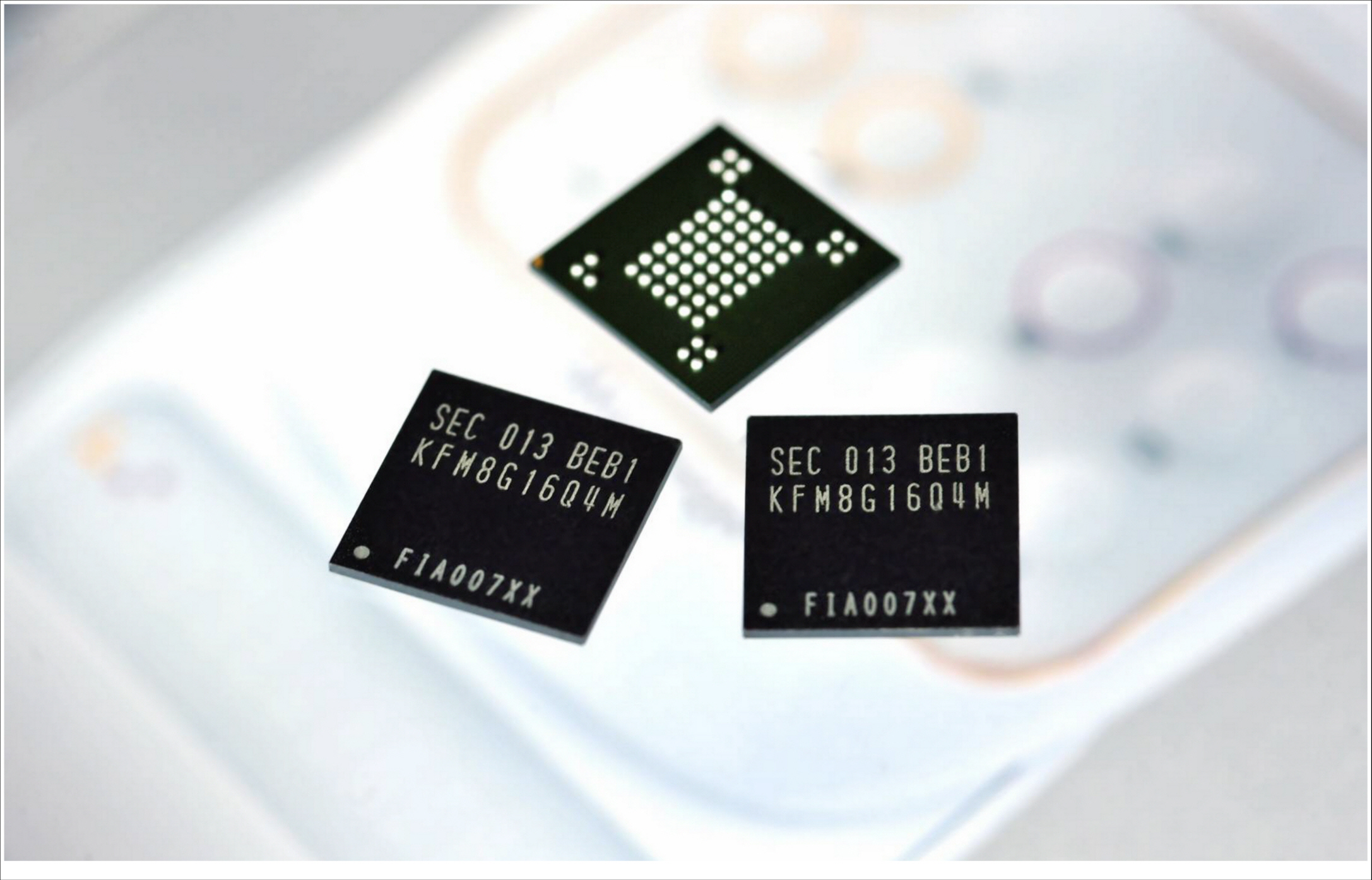 ▲ 삼성전자가 출시한 8GB '원낸드'는 30나노급 SLC(Single-Level Cell) 낸드플래시를 기반으로 한 대용량·고성능의 내장 메모리 솔루션이다 ⓒ 뉴데일리