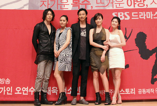 ▲ SBS 드라마 스페셜 '나쁜남자' 제작발표회(왼쪽부터 김재욱, 한가인, 김남길, 오연수, 정소민) ⓒ 뉴데일리