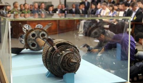 ▲ 합조단이 20일 공개한 북한 어뢰 추진부. ⓒ 연합뉴스