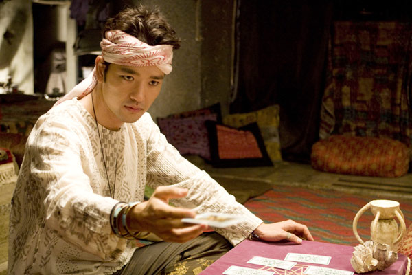 ▲ 영화 '귀鬼'에서 타로 점술가로 출연하는 배우 배수빈 ⓒ 뉴데일리