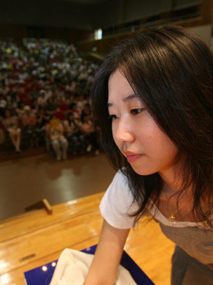 ▲ 관공서에서의 아르바이트 추첨에 많은 대학생들이 몰려 자신의 번호가 뽑히기를 기다리고 있다. ⓒ 연합뉴스