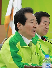 ▲ 민주당 정세균 대표(왼쪽) ⓒ연합뉴스&nbsp;