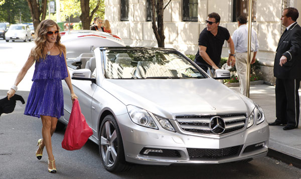 ▲ 영화 '섹스 앤 더 시티 2'에 등장하는 메르세데스-벤츠의 뉴 E-클래스 카브리올레 ⓒ 뉴데일리