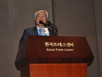 ▲ 조갑제 기자는 28일 오후 프레스센터에서 '천안함 대북제재'에 국민들이 참여해야 한다고 설명하고 있다. ⓒ 뉴데일리