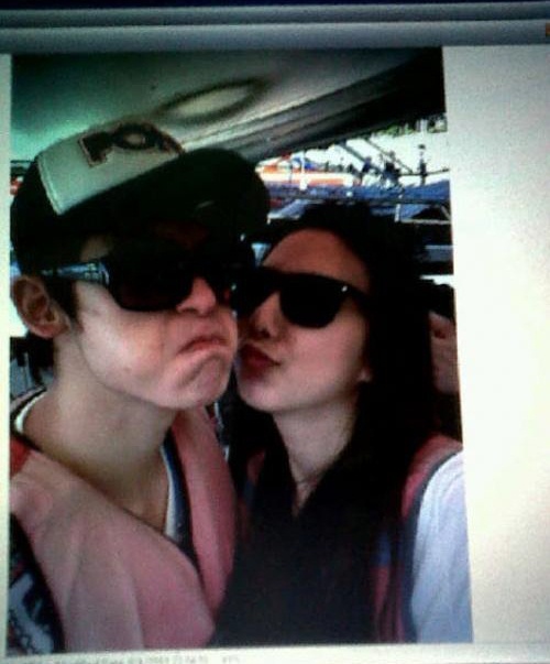 ▲ 닉쿤과 여동생들.