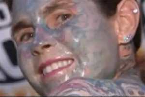 ▲ 몸 전체의 95%가 문신으로 덮인 여성 ⓒ&nbsp;유튜브 캡처&nbsp;