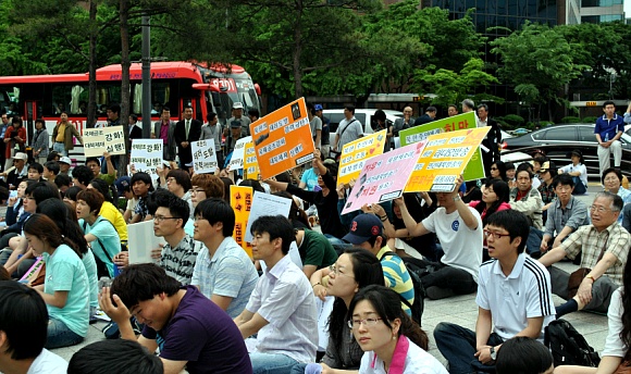 ▲ 북한의 천안함 격침 시민단체 규탄대회에 참석한 시민들 ⓒ 뉴데일리
