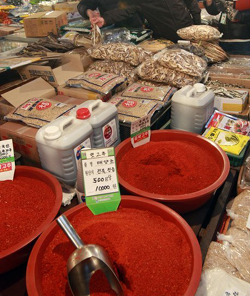 ▲ 국내산으로 표시된 고춧가루&nbsp;절반가량이 중국산이거나 이를 섞어 사용하고 있는 것으로&nbsp;조사됐다&nbsp;ⓒ 연합뉴스