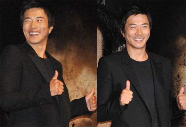 ▲ 영화 '포화속으로' 언론시사회에 참석한 배우 권상우가 장난기 가득한 얼굴을 지어보이며 포즈를 취해 주위로부터 웃음을 자아냈다 ⓒ 뉴데일리