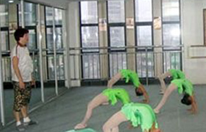 ▲ 중국의 한 예술학교에서 살을 빼지 못하는 학생들에게 벌금을 부과해 논란이 일고 있다 ⓒ&nbsp;온바오닷컴