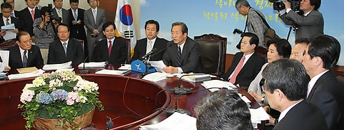 ▲ 한나라당 최고위원회의 한 장면ⓒ연합뉴스