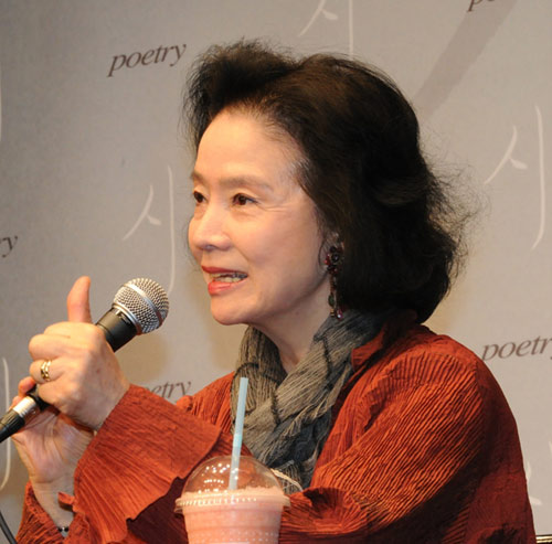 ▲ 영화 '시'  칸 국제영화제 귀국 기자회견에 참석한 배우 윤정희 ⓒ 박지현 기자