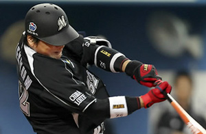 ▲ 김태균(지바롯데)이 만루홈런을 터뜨리며 불방망이를 과시했다. ⓒ&nbsp;연합뉴스