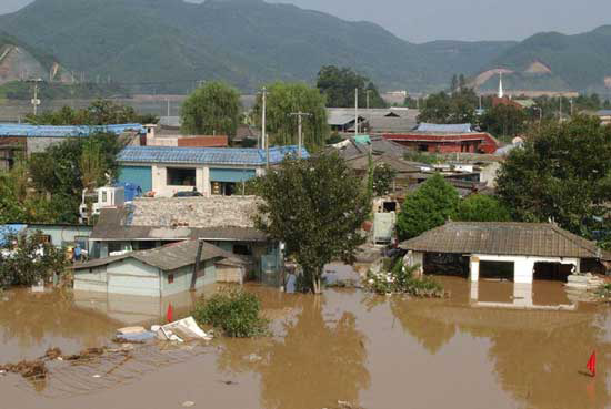 ▲ 2006년 호우로 침수된 경남 창녕군 적포교 인근 마을. ⓒ 뉴데일리