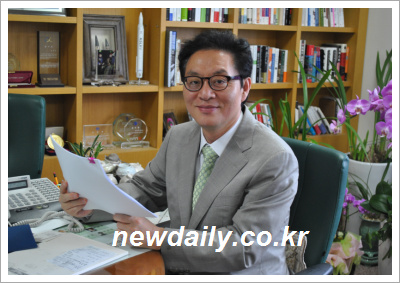 ▲ 정두언 한나라당 의원은 26일 국회 의원회관에서 가진 뉴데일리와 인터뷰에서 세종시 본회의 표결 주장과 한나라당 전대 출마 이유를 밝혔다