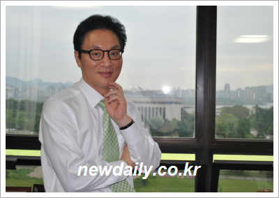 ▲ 정두언 한나라당 의원은 26일 국회 의원회관에서 가진 뉴데일리와 인터뷰에서 세종시 본회의 표결 주장과 한나라당 전대 출마 이유를 밝혔다