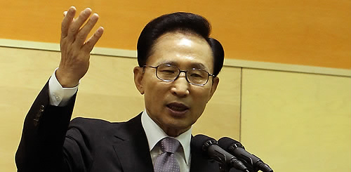 ▲ 이명박 대통령이 27일 오후(현지시간) 토론토 한인회관에서 열린 동포간담회에서 인사말을 하고 있다. ⓒ연합뉴스