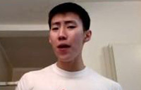 ▲ 재범(오른쪽)이 AOM의 멤버로 한 비보이대회에 참가, 경기를 펼치는 모습.