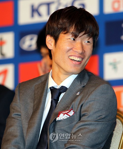▲ 29일 오후 첫 원정 16강을 달성한 축구 국가대표팀 해단식이 열린 서울 소공동 롯데호텔에서 박지성이 웃고 있다.