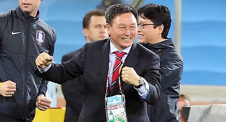 ▲ 원정 첫 16강 진출을 이룬 허정무 감독의 후임으로 정해성 코치가 물망에 오르고 있다. ⓒ 뉴데일리