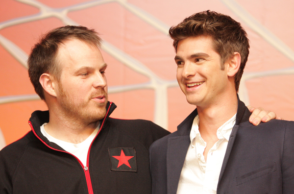 ▲ 영화 '스파이더맨 4' 피터 파커 역에 캐스팅 된 앤드류 가필드와 마크 웹 감독 ⓒ 뉴데일리