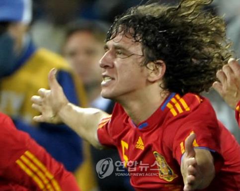 ▲ 천금의 결승골을 넣은 스페인&nbsp;수비수 푸욜.(연합뉴스)&nbsp;