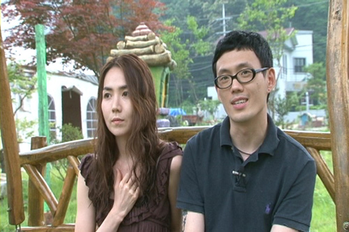 ▲ (왼쪽부터)대마초 투약혐의로 연예계 활동을 중단했던 고호경과 연인 하양수 ⓒ방송화면