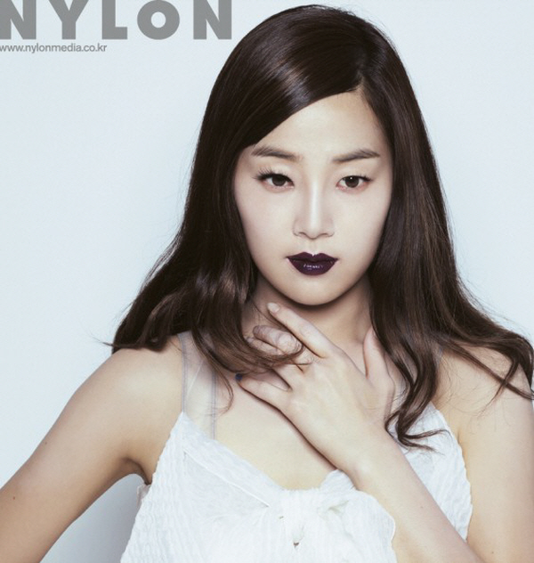 ▲ 나일론 화보에서 색다른 매력을 선보인 한지혜 ⓒ 뉴데일리