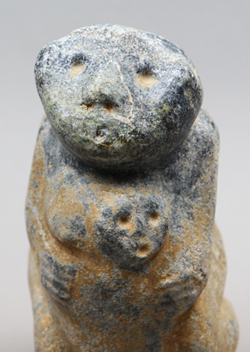 ▲ 다산을 기원하는 상징물로 보이는 모자상(母子像) ⓒ 뉴데일리