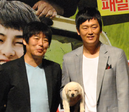 ▲ 영화 '마음이2' 언론시사회에서 만난 유쾌한 덤앤더머 '필브라더스' 성동일과 김정태 ⓒ 뉴데일리