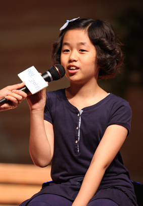 ▲ 연극 <여보, 고마워>의 아역배우 주지원 ⓒ 뉴데일리