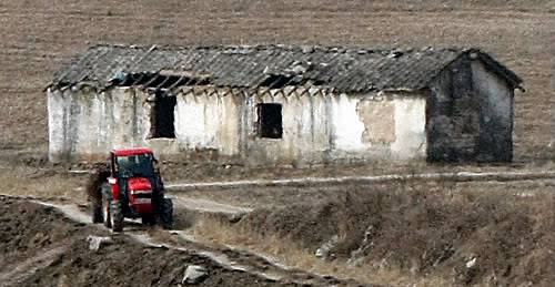 ▲ 비무장지대 내 판문점 남측에서 바라본 북한의 선전마을 ⓒ 연합뉴스