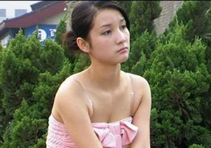 ▲ 중국 시안(西安)의 얼짱 노점상 ⓒ&nbsp;온바오닷컴 캡처&nbsp;