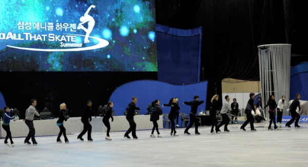 ▲ 아이스쇼 공연 리허설을 하고 있는 김연아와 선수들.  ⓒ 이오봉 기자 