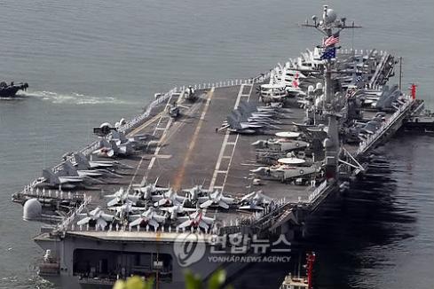 ▲ 축구장3배 넓이에 항공기60대를 탑재한 미국항모 조지워싱턴호.(연합뉴스) 