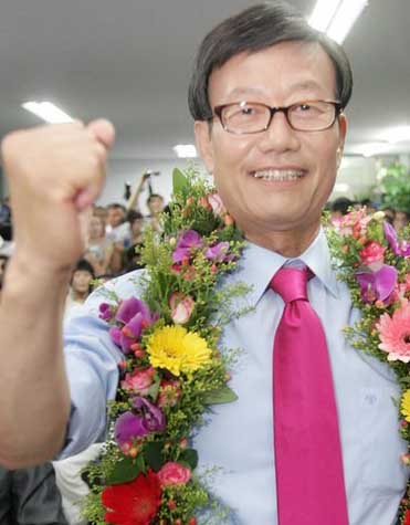 ▲ 윤진식 당선자 ⓒ연합뉴스