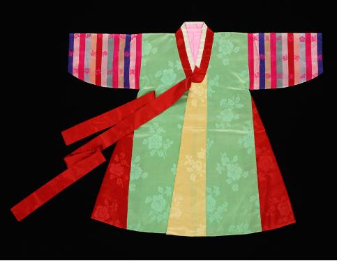 ▲ 덕혜옹주 까치두루마기, 20세기전반, 길이 65.5cm, 화장 42cm, 뒷품 37cm ⓒ 뉴데일리