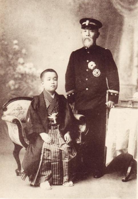 ▲ 10살짜리 영친왕(왼쪽)을 인질로 일본에 데려간 통감 이토 히로부미.