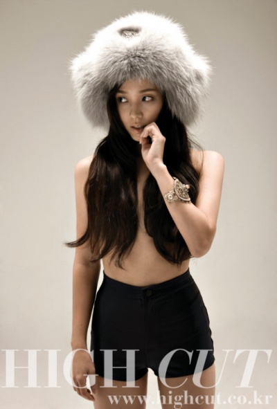 ▲ 하이컷에서 파격적인 화보를 선보인 유진. ⓒ 하이컷