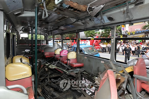 ▲ 9일 오후 서울 성동구 행당동 행당역 주변에서 천연가스 시내버스가 운행 도중 폭발했다. ⓒ 연합뉴스