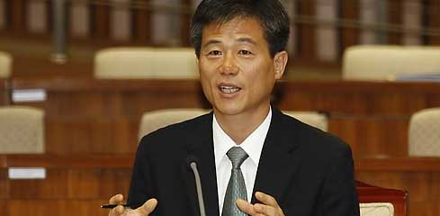 ▲ 12일 오전 국회에서 열린 인사청문특위에서 이인복 대법관 후보자가 답변을 하고 있다 ⓒ 연합뉴스