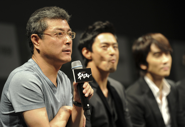 ▲ 영화 '무적자' 제작보고회 현장(왼쪽부터 송해성 감독, 주진모, 송승헌) ⓒ 박지현 기자