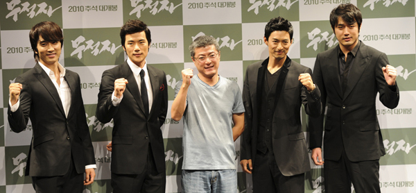 ▲ 영화 '무적자' 제작보고회 현장(왼쪽부터 송승헌, 김강우, 송해성 감독, 주진모, 조한선) ⓒ 박지현 기자