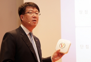 ▲ 19일 오전 10시 반 SK텔레콤 을지로 본사에서 열린 에서 하장용 SK텔레콤 Network부문장이 데이터 펨토셀(Data Femtocell) 기술에 대해 설명하고 있다. ⓒ 뉴데일리