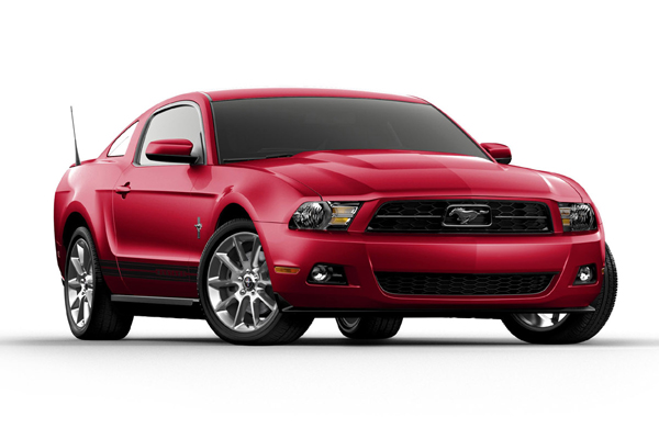 ▲ 내달 초 국내 출시되는 2011년 머스탱은 기존 모델보다 100마력 가까이 출력이 향상됐다. 반면 연비는 3.7리터 배기량임에도 리터 당 12km에 육박할 정도로 우수하다. ⓒ 뉴데일리