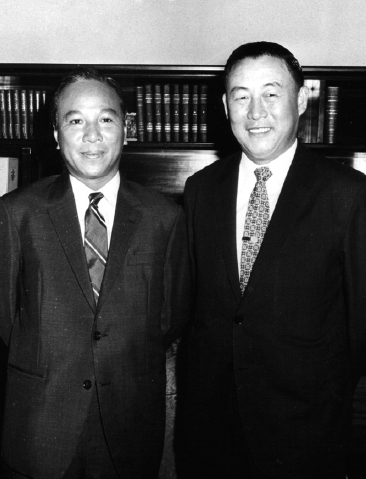 ▲ 제3대 주한 베트남대사로 부임한 수사관 즈엉징 특(좌)과 이대용 전 주월공사(우)의 재회