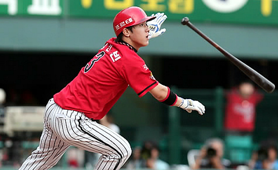 ▲ KIA 김선빈&nbsp;선수가 24일 사직경기가 끝난 뒤 한 롯데팬으로부터 폭행 당해 심한 근육통을 호소, 이튿날&nbsp;경기에 나서지 못했다. ⓒ 연합뉴스