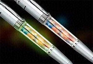 ▲ 독일 공산당이 초등학교 신입생들에게 선물한 알몸 펜ⓒ자료사진